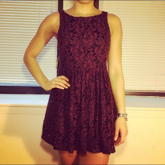 🚫SOLD🚫Forever 21 Lace Dress - Picture 2 of 3