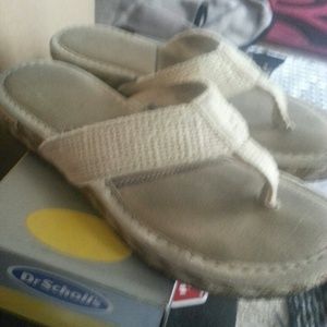 Ugg flip flops