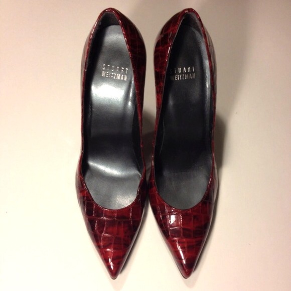 🚫SOLD🚫Stuart Weitzman Red Croc Pumps - Picture 2 of 4
