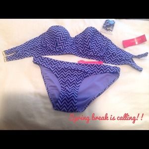 For @chelsealauren14 Super cute underwire bikini!!
