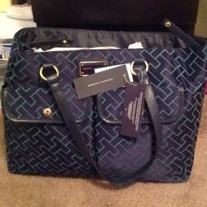100% authentic Tommy Hilfiger Tote-REDUCED 🌟🌟🌟