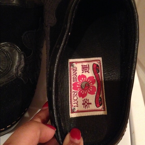 Shoes - Picture 2 of 4
