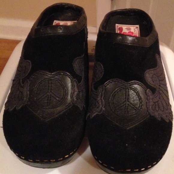 Shoes - Picture 4 of 4
