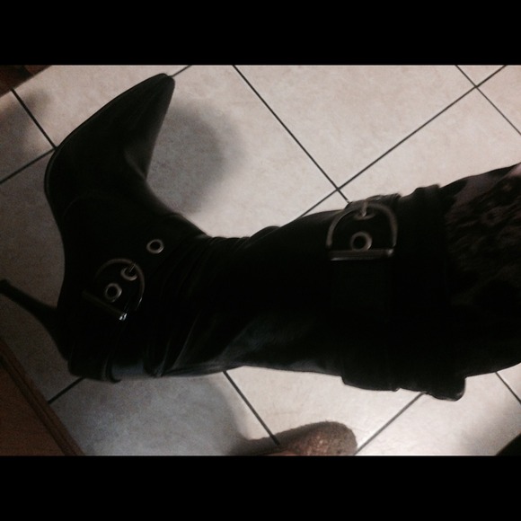 Nice boots!! - Picture 2 of 2