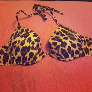 ❌SOLD❌ Victoria's Secret Cheetah Print Bikini Top
