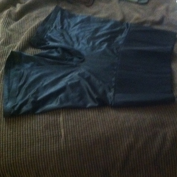 HANES TUMMY🎀SOLD🎀HOLDING/SLIMMER WITH RUBBER EDG - Picture 4 of 4