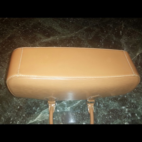 Lv sets - Picture 3 of 4