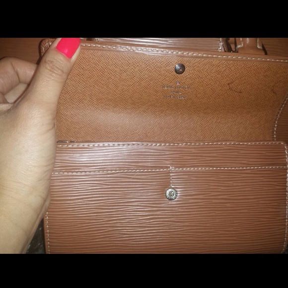 Lv sets - Picture 4 of 4