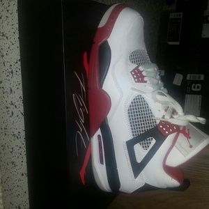 Fire red 4s 180pp