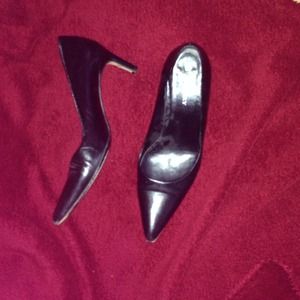 Burberry! Black pumps