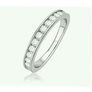 14K White Gold Diamond Band in 1/6 Carat DTW sz 7