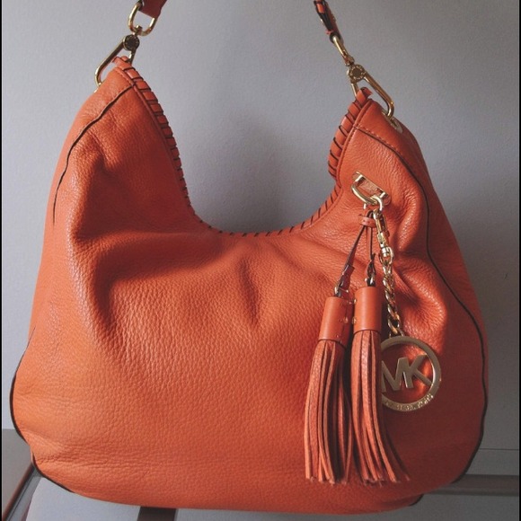🚫SOLD🚫Michael Kors LG Leather Bennett hobo