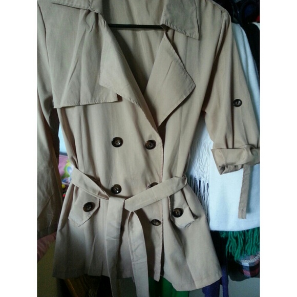 BRAND NEW NEVER WORN trenchcoat style jacket