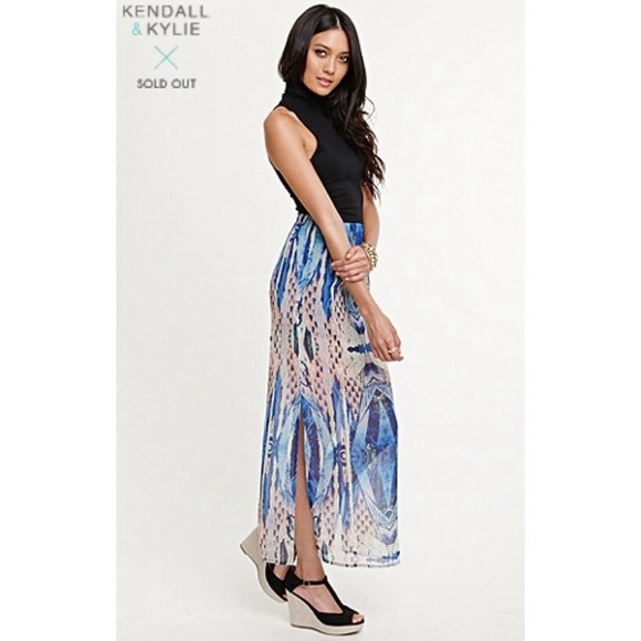 ✨ SOLD ✨ Kendall & Kylie maxi skirt - Picture 3 of 4