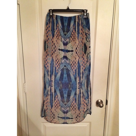 ✨ SOLD ✨ Kendall & Kylie maxi skirt - Picture 4 of 4