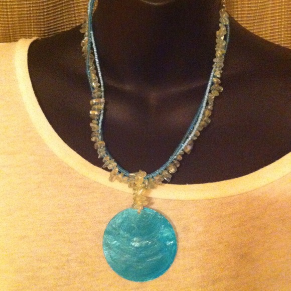💥Sold in Bundle💥💕FUN STATEMENT NECKLACE💕