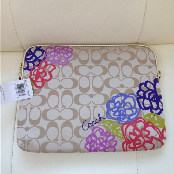 Coach NWT daisy crossbody iPad case, bag SOLD
