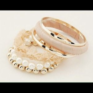 Elegant White Pearl Lace 6 pieces Bracelets Set