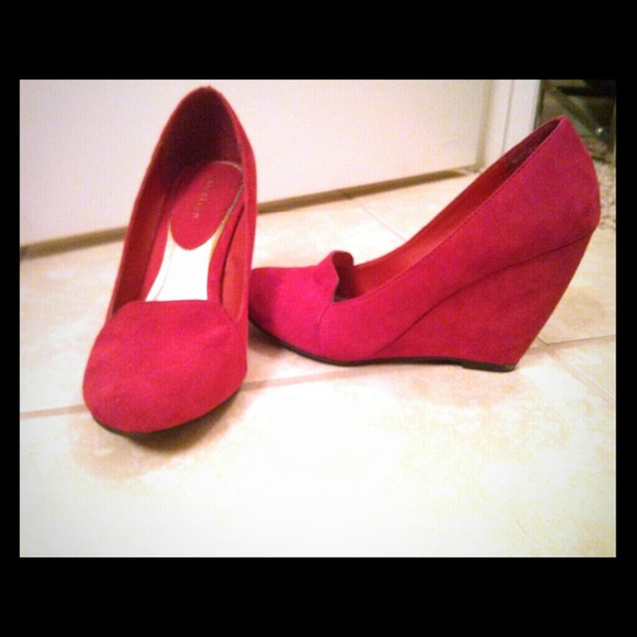 Red wedges