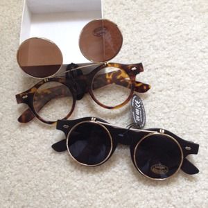 Flip-Up Retro Sunnies