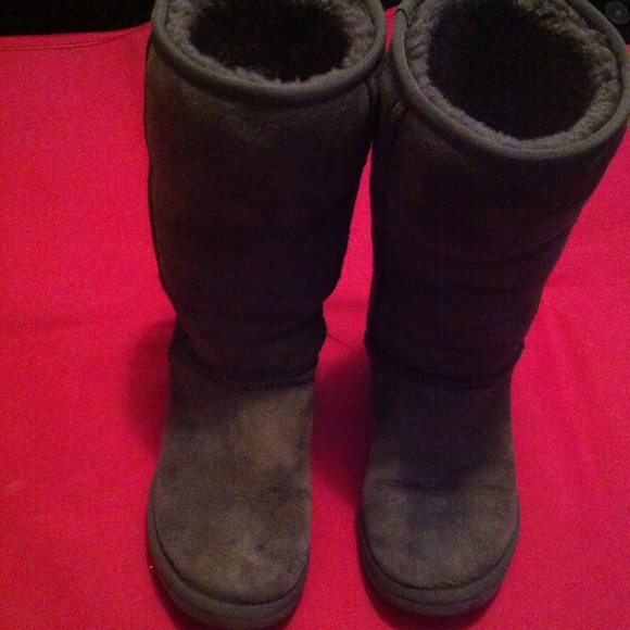 UGG grey size 8