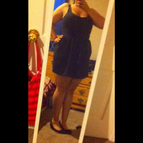 Little black dress with pockets 👗 - Picture 2 of 2