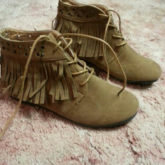 🌟 REDUCED 🌟 Studded Fringe Booties