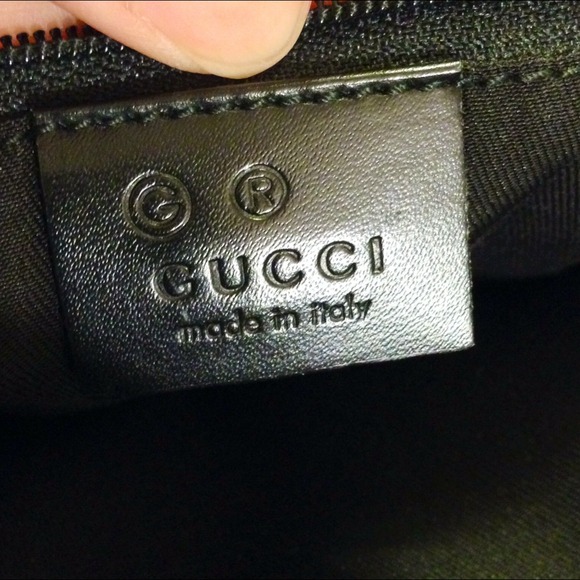 🎉SOLD🎉Gucci Black Canvas Capri Tote - Picture 2 of 4