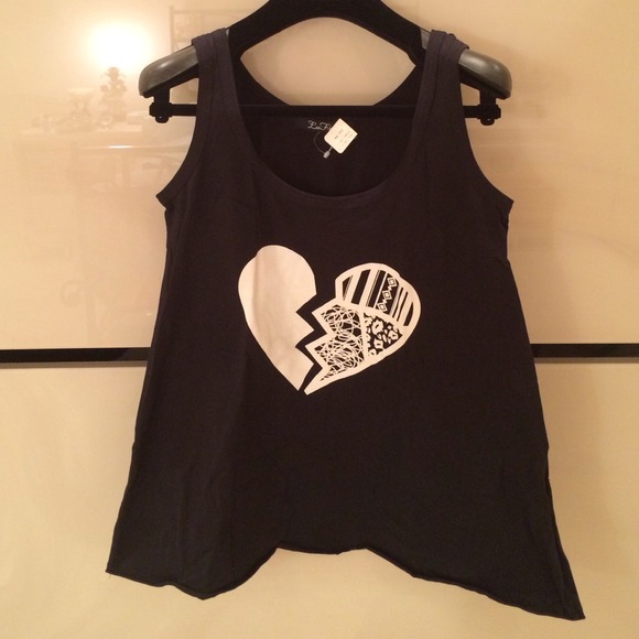 ‼️SALE TODAY ONLY ‼️Broken Heart Tank