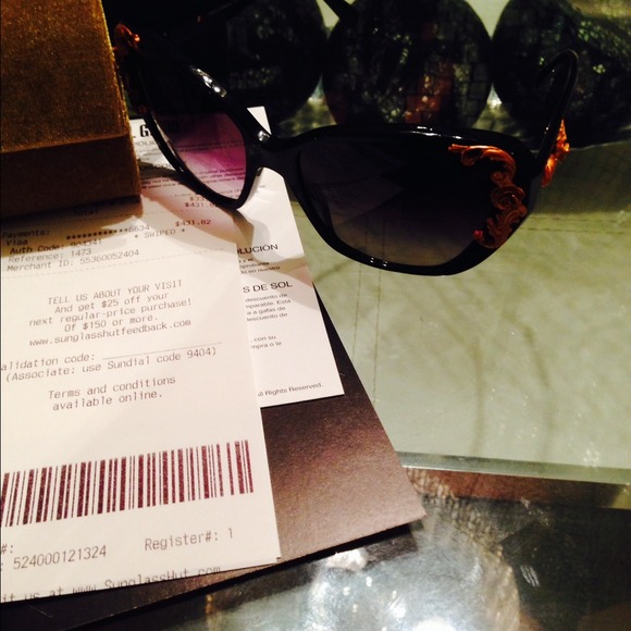 💲SOLD💲Dolce&Gabbana Baroque shades - Picture 2 of 4