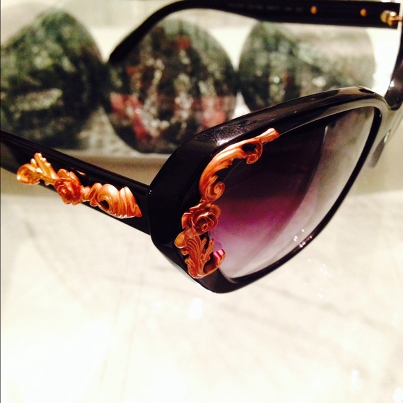 💲SOLD💲Dolce&Gabbana Baroque shades - Picture 3 of 4