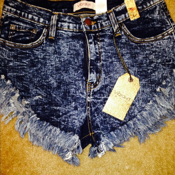 🌹SOLD🌹High waist cut-off  acid wash denim shorts