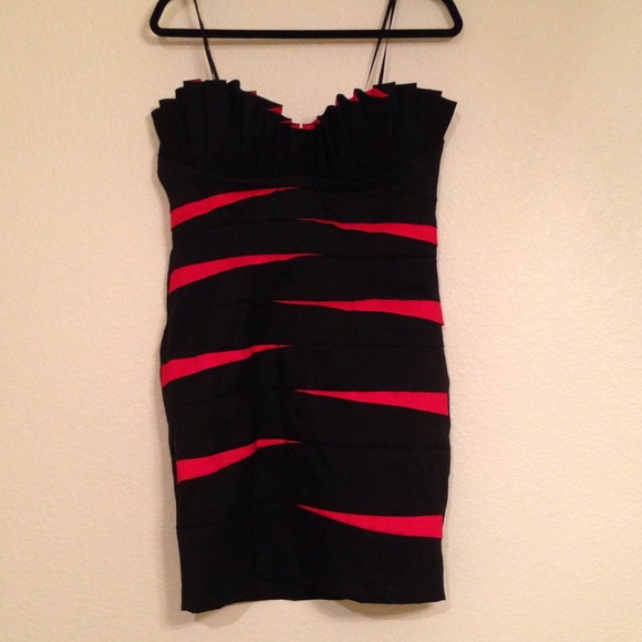 Betsy & Adam Black & Red Strapless Party Dress