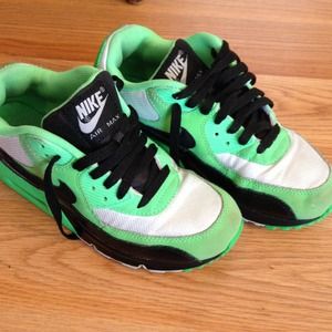 Green Blk/white Nikes