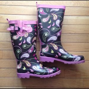 ❤️🎉 HOST PICK ❤️🎉 pink&brown paisley print boots