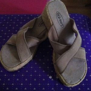 Old navy beige open toe shoe