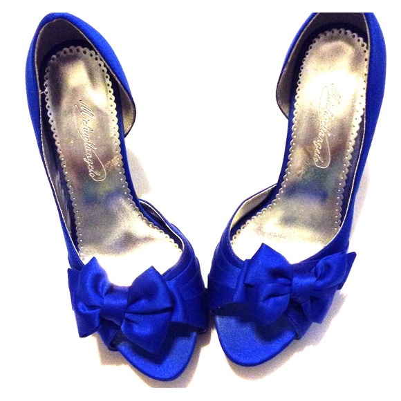 Royal blue shoes size 7 1/2
