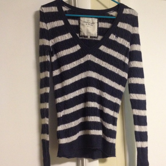 A&F long sleeve sweater