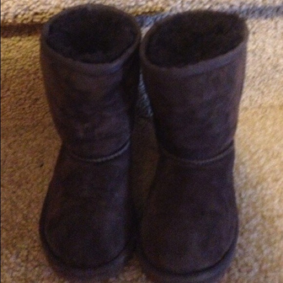Authentic uggs size  7 toddler