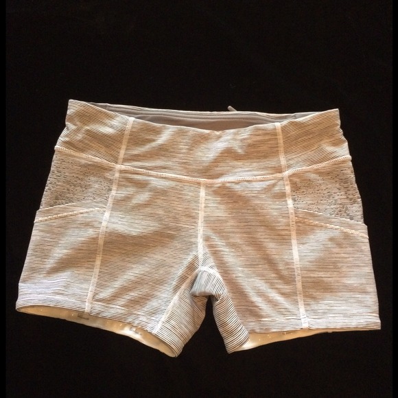 ✨SOLD✨ sz 6 shorty short