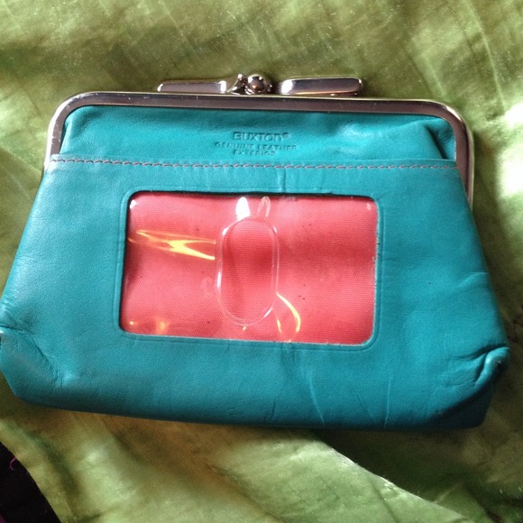 buxton Clutches & Wallets - 🌺Buxton small wallet!