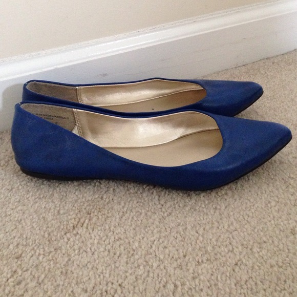 SOLD!!!!! Super cute blue flats
