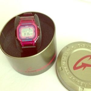 Women's authentic Magenta G-Shock G-LIDE watch