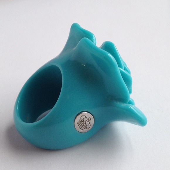 ⭐️Last Chance ⭐️Flower Statement Ring - Picture 2 of 4