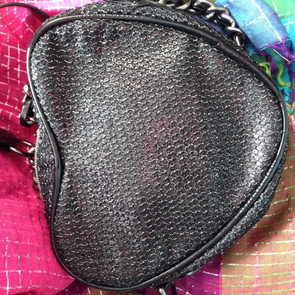 SOLD! 💞Betsey Johnson Heart Crossbody💞 - Picture 2 of 4