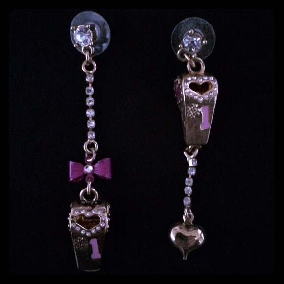 Betsey earrings