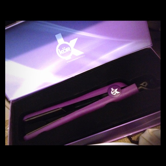 LIFETIME WARRANTY Kor ceramic styler flat iron
