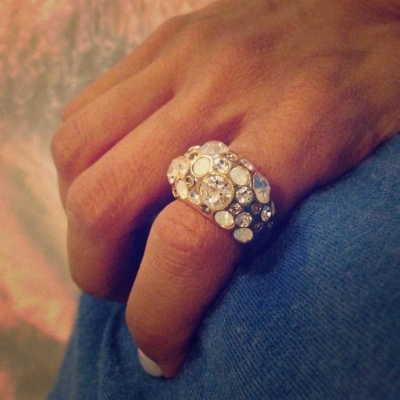 ❌❌sold in bundle: gold crystal ring
