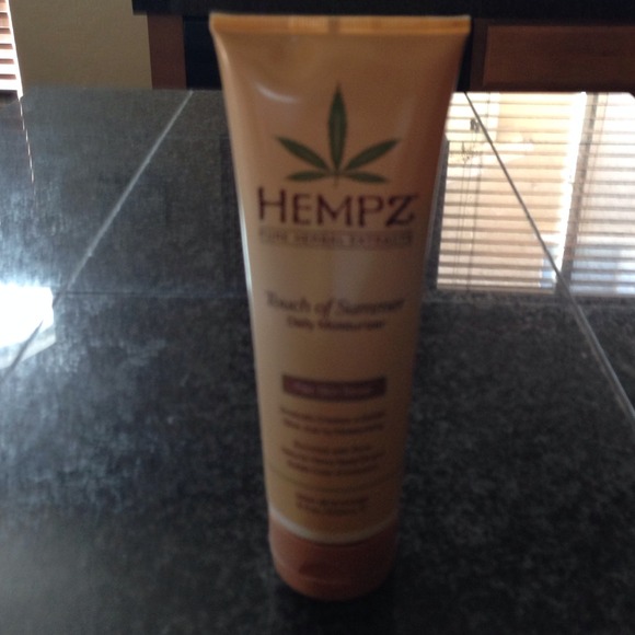 Hempz Touch of Summer Bronzing Moisturizer