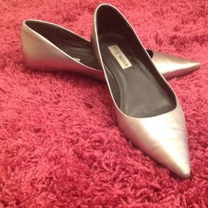 Steve Madden gold metallic kitten heals